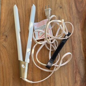 T3 Hair Straightener